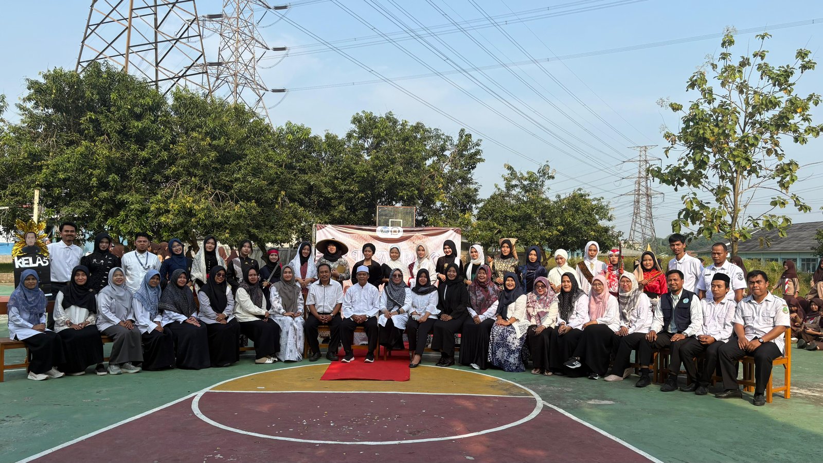 Kegiatan Memperingati Hari Kartini SMAN 2 Cikarang Pusat